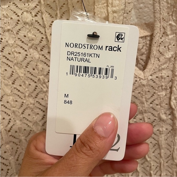 DR2 by Daniel Rainn Lace Ruffle Sleeve Top Natural Beige Size M NWT - Picture 2 of 8